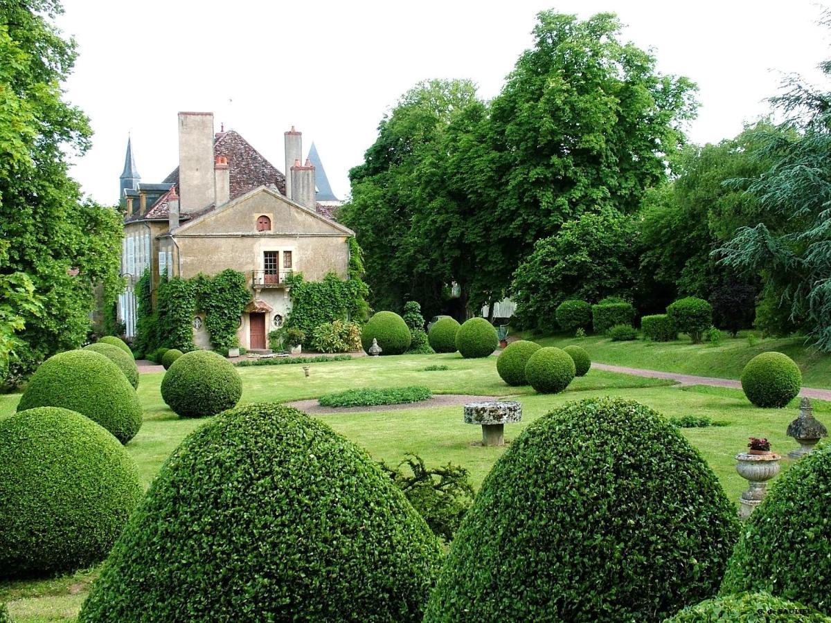 Gentilhommiere De Lurcy Le Bourg Bed and Breakfast Eksteriør billede